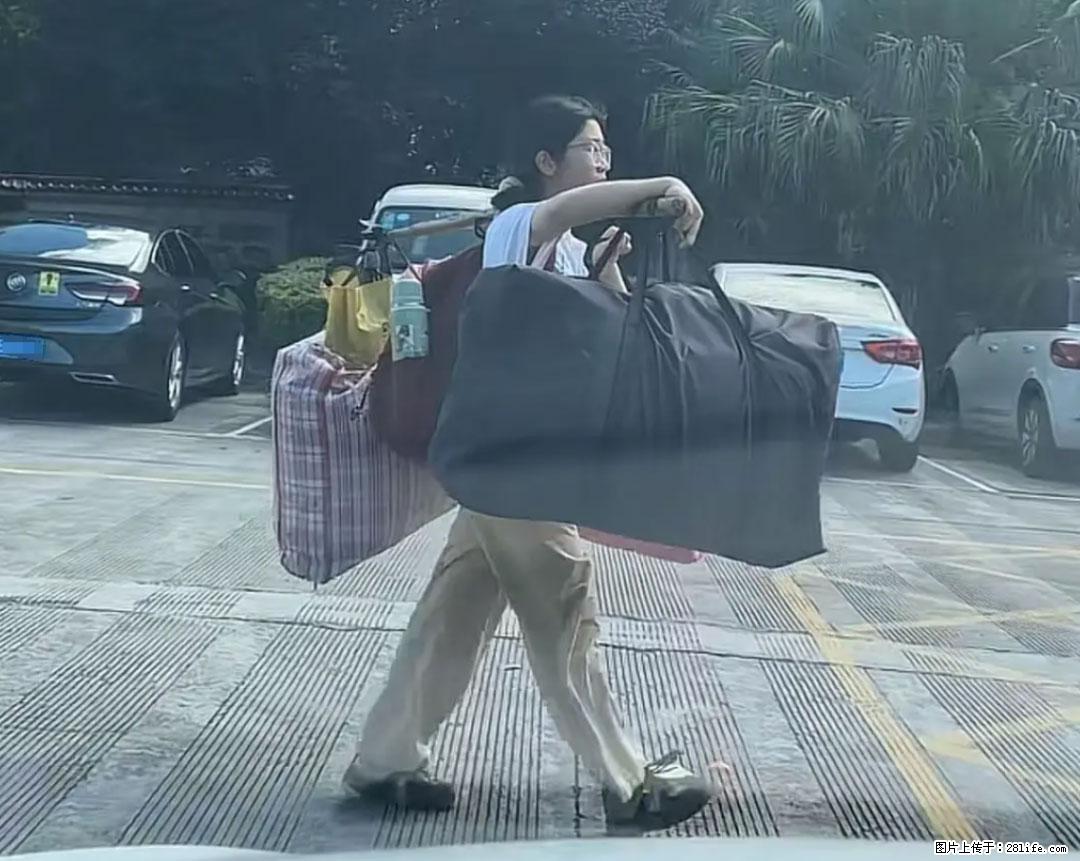 全网追的“扁担女孩”,找了一份暑假工,时薪12元 - 牡丹江生活资讯 - 牡丹江28生活网 mdj.28life.com