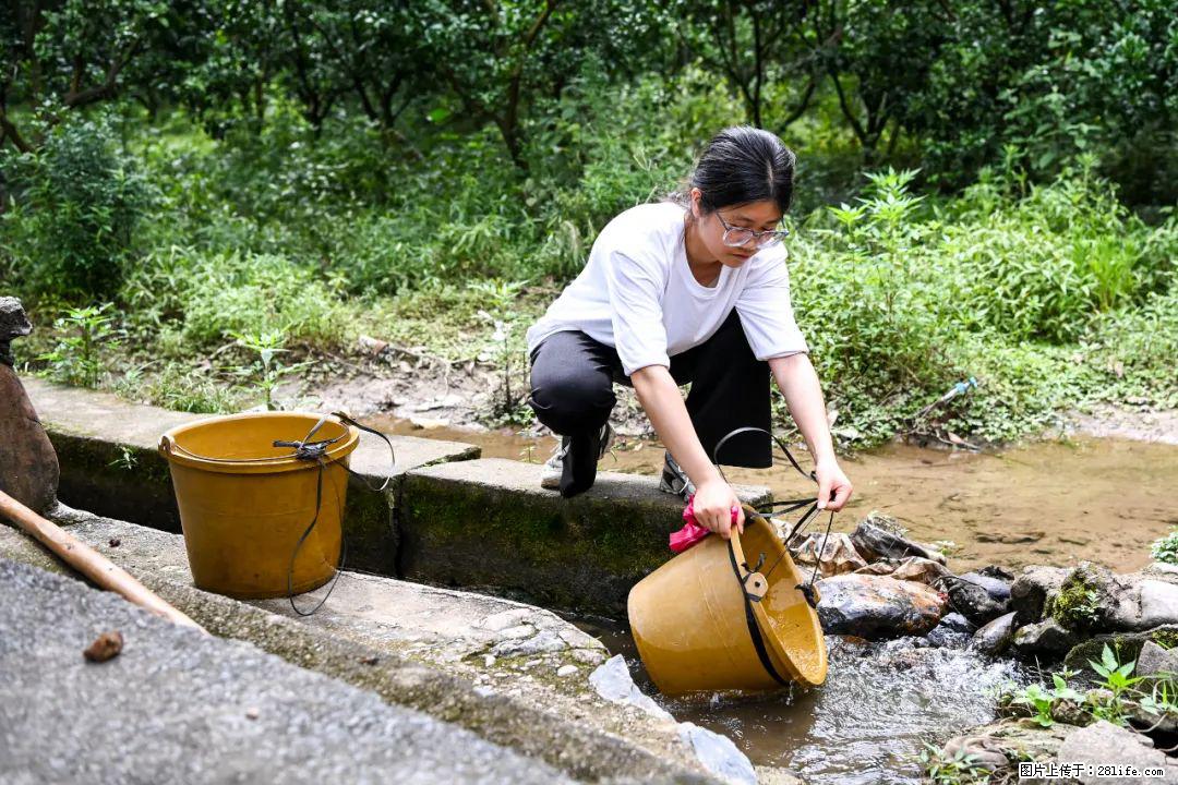 全网追的“扁担女孩”,找了一份暑假工,时薪12元 - 牡丹江生活资讯 - 牡丹江28生活网 mdj.28life.com