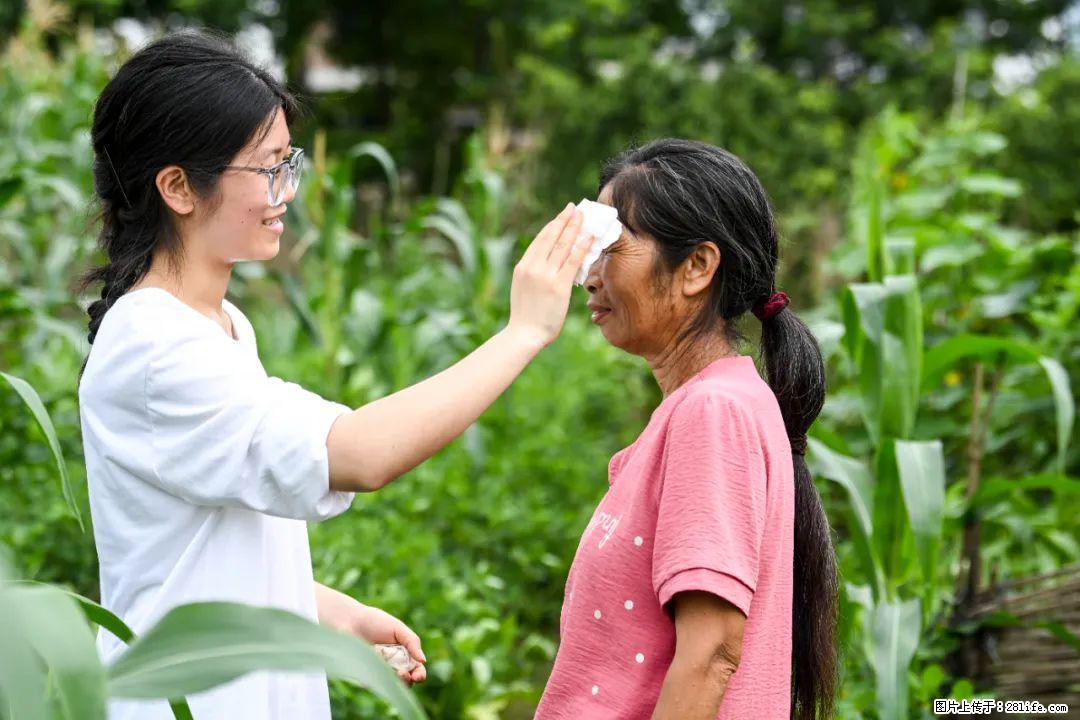 全网追的“扁担女孩”,找了一份暑假工,时薪12元 - 牡丹江生活资讯 - 牡丹江28生活网 mdj.28life.com